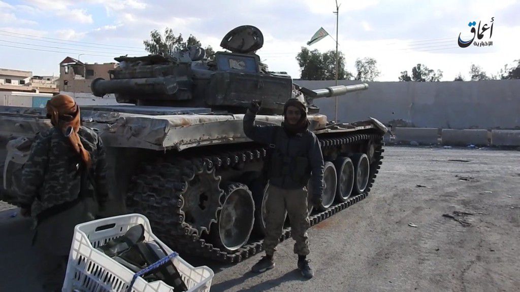 Russia gave a huge number of weapons to the ISIS in Palmyra - photos
