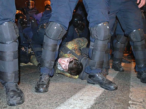 Clashes in Kyiv between protesters and police: at least 10 people injured
