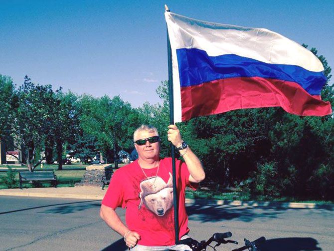 Putin`s fan shot by Canadian police after trying to attack a policeman with a knife. His last Facebook post: “Russia will defeat everybody!”