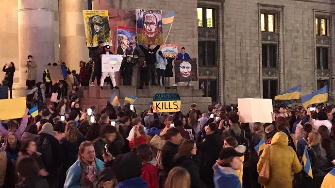 Thousands of people came to a rally in Warsaw during Biden’s visit