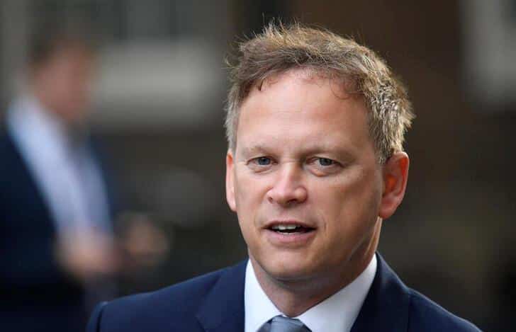 UK Minister of Transport sheltered the family of Ukrainian refugees at his home