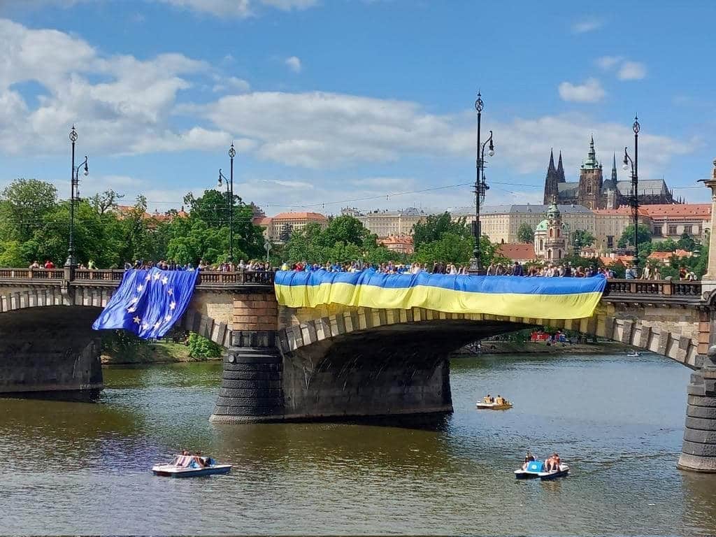 European cities are holding support actions on granting Ukraine the status of a candidate for EU membership