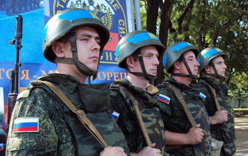 Russian troops use the civilian population as a human shield in the south of Ukraine