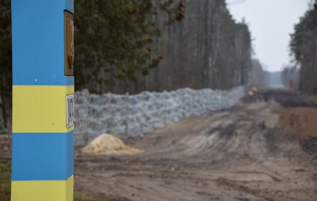 Ukraine strengthens the defense of its borders with Belarus and Russia