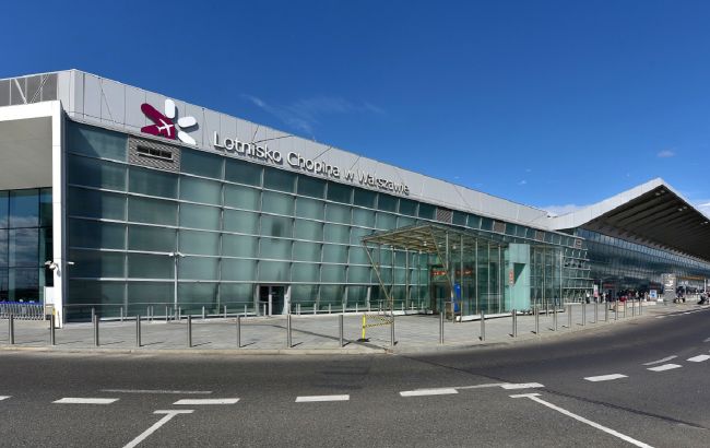 The largest airport in Poland stopped allowing Russians into the country