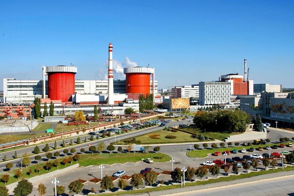 2 Russian cruise missiles flew dangerously close to the South Ukraine nuclear power plant