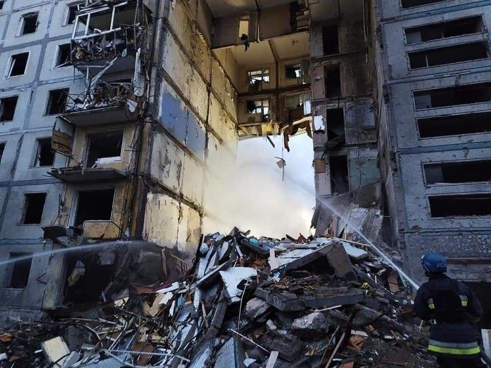 Russia shelled Ukraine’s southern city with 12 rockets, 17 dead: photos, video