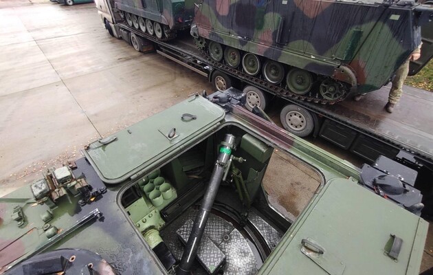 Ukraine received 12 M113 armored personnel carriers and ammunition from Lithuania