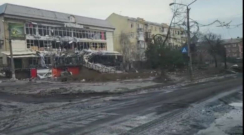 Russia shelled Bakhmut in the Donetsk region, 2 civilians were killed, including a boy: photos