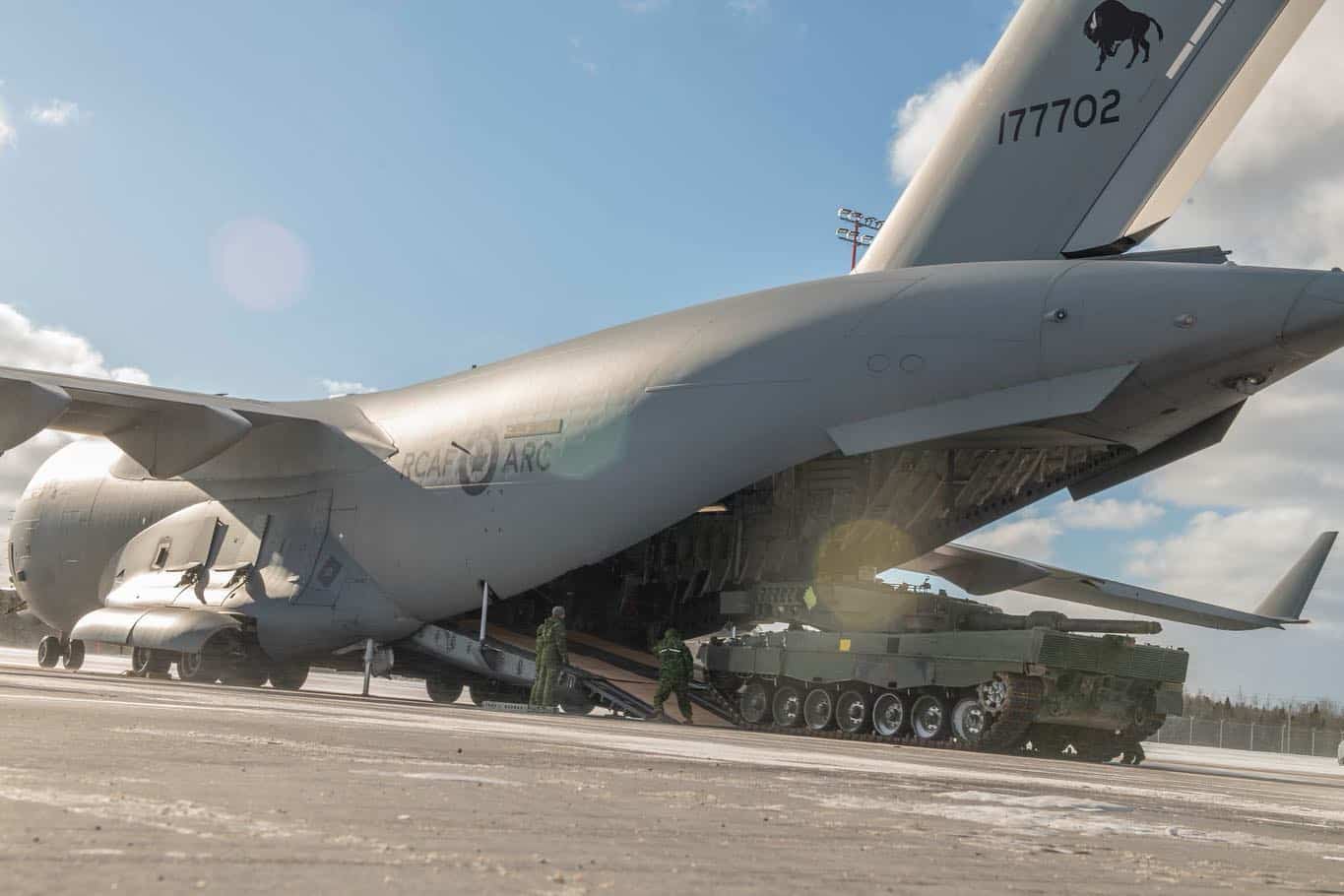 First Leopard 2 tank from Canada is on its way to Ukraine: photos