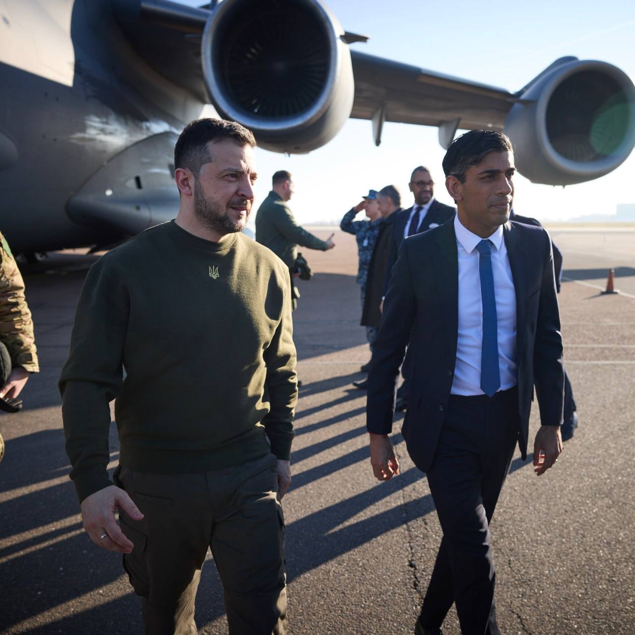 President of Ukraine arrived in Great Britain: photos