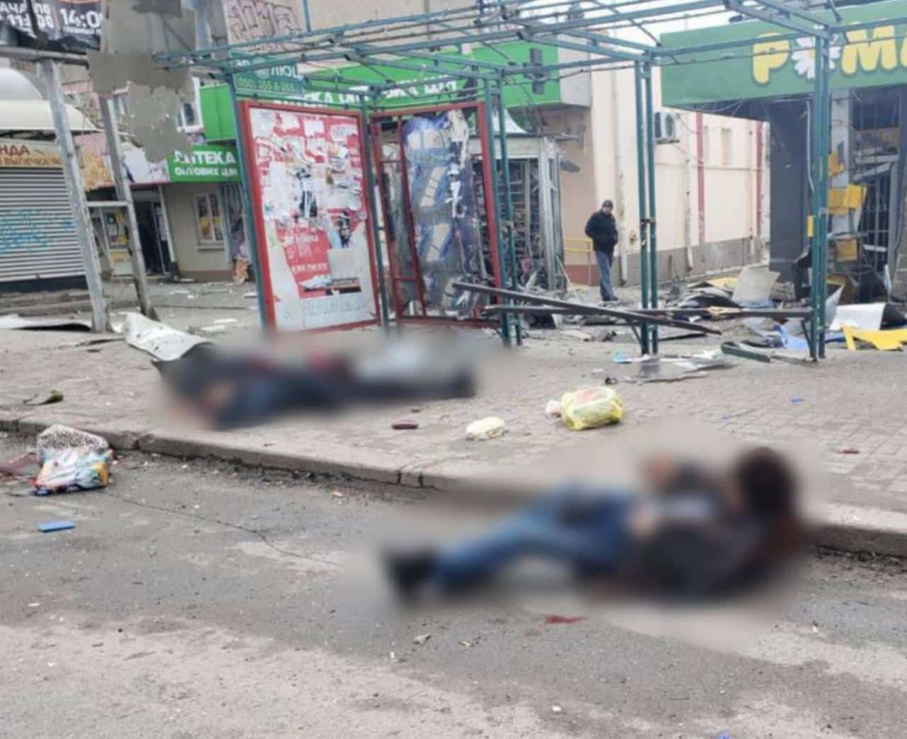 Russia shelled Kherson, at least 6 civilians were killed and 12 injured: photos, video
