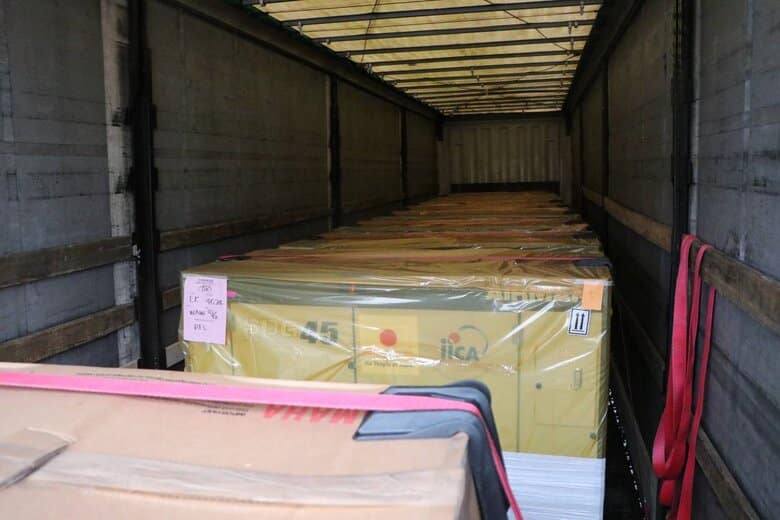 Japan transferred 259 generators and components to Ukraine: photos