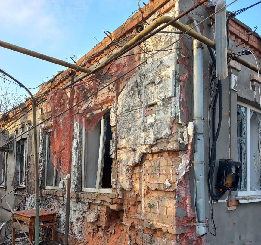 Russians fired with artillery at city in the Zaporizhzhia region, a civilian was injured: photos