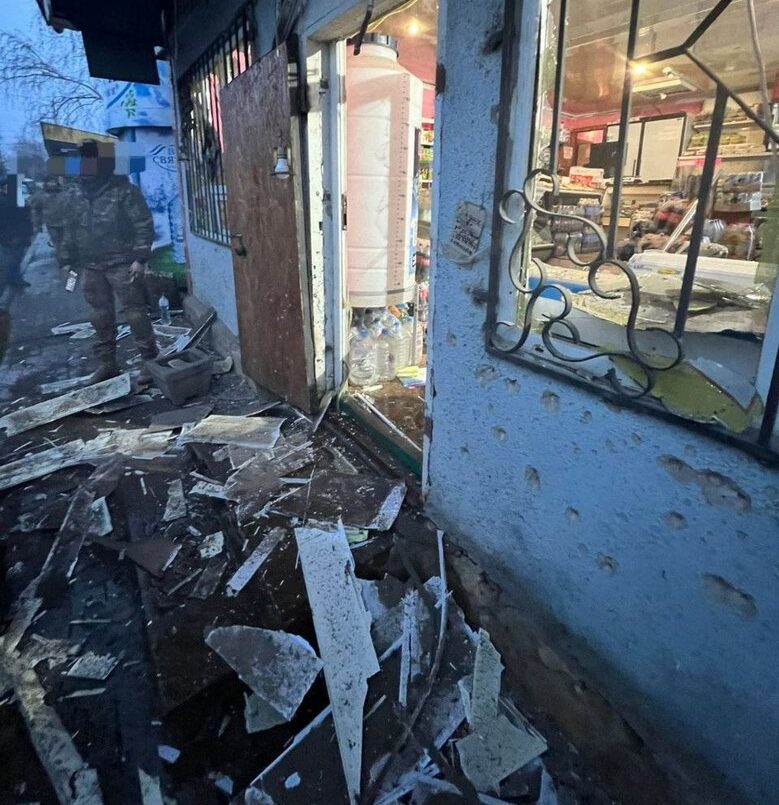 Russians shelled the Donetsk region, 6 civilians were injured, including a foreign volunteer: photos