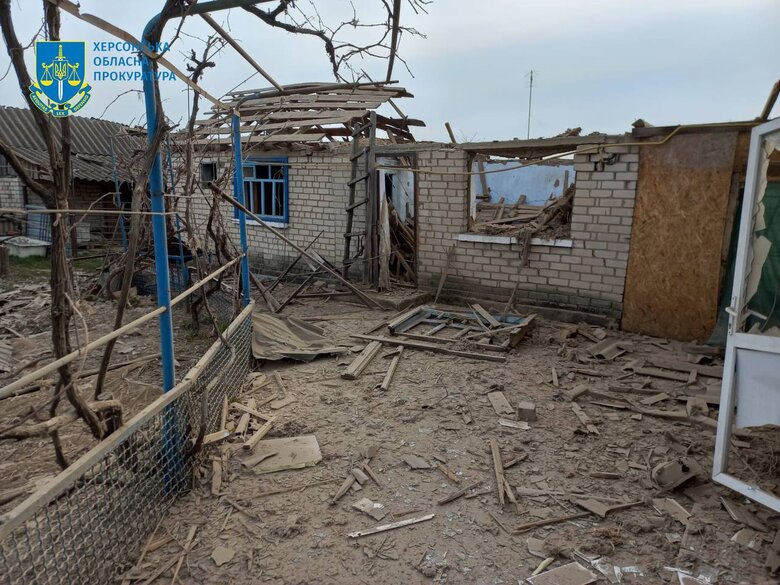 Russia shelled settlement in the Kherson region, 1 civilian was killed and 4 were injured: photos