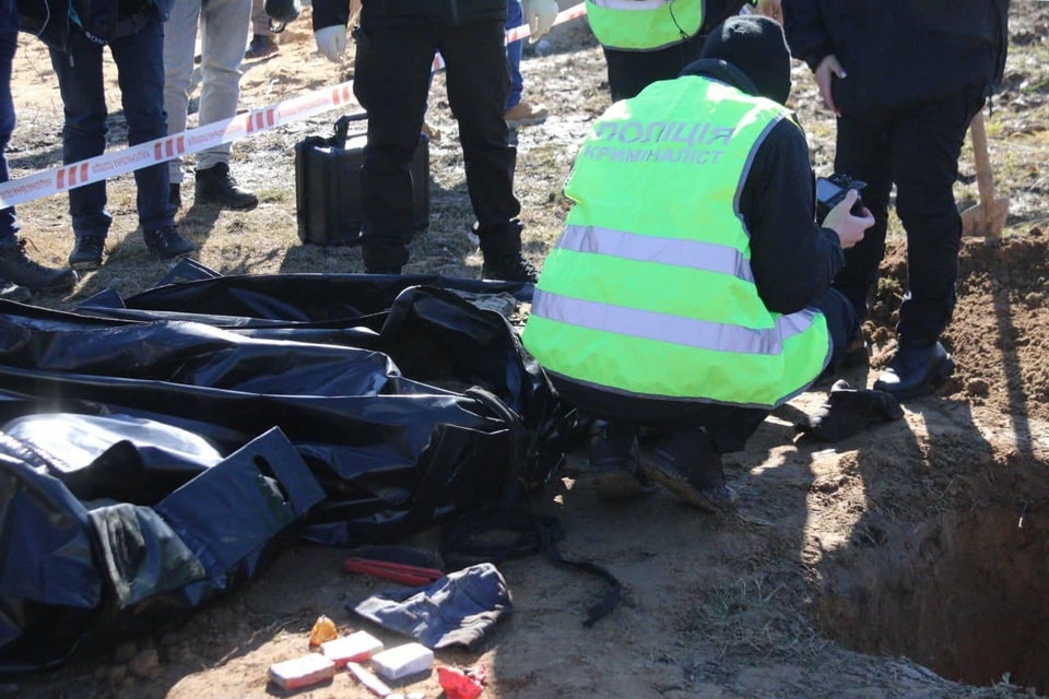 3 civilians killed by Russian troops were found in the Kyiv region