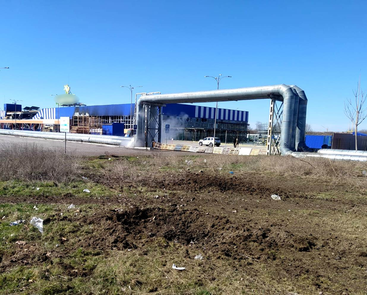 Russia shelled the Kherson region, 2 rescuers were injured and 1 woman was killed: photos