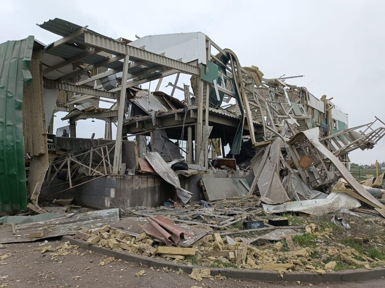 Russian military killed 1 civilian and injured 2 in the Donetsk region during the shelling: photos